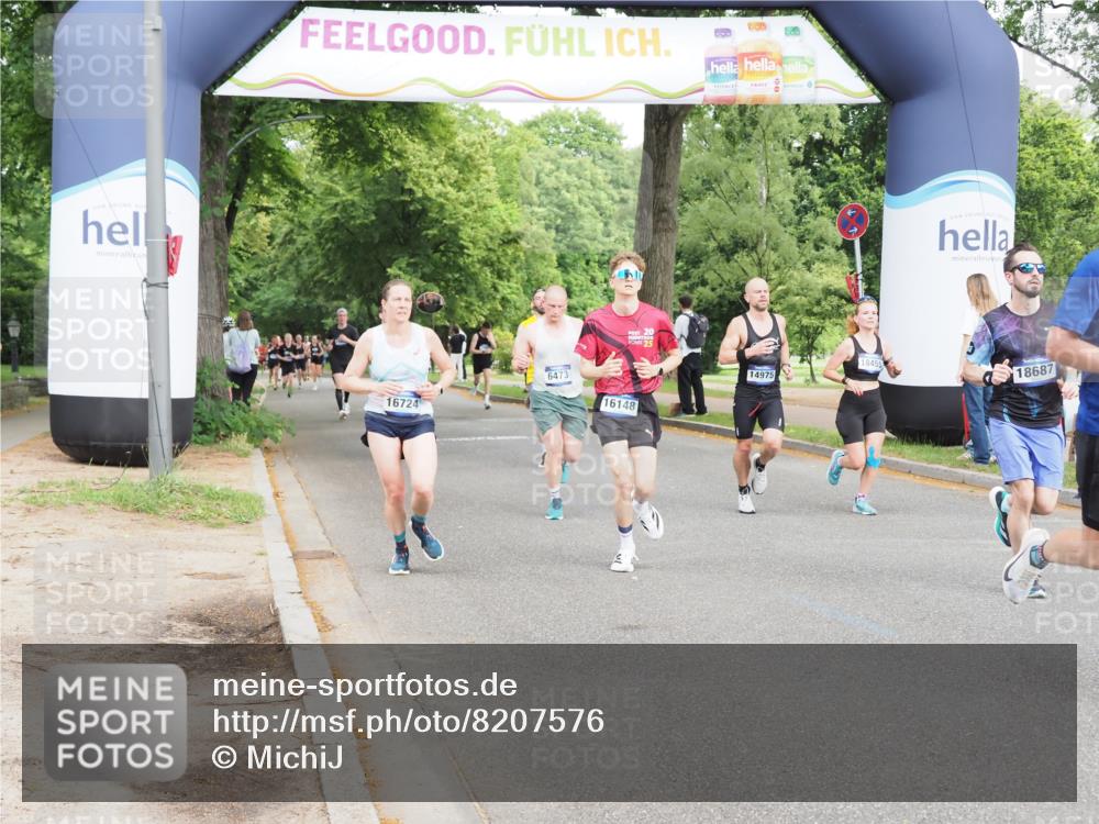 29.06.2025 - hella hamburg halbmarathon MichiJ http://msf.ph/oto/8207576 29.06.2025 10:22:40 Zwischen KM18-KM19 1910, 1959, 2836, 6473, 8956, 14975, 16148, 16724, 16755, 18455 meine-sportfotos.de
