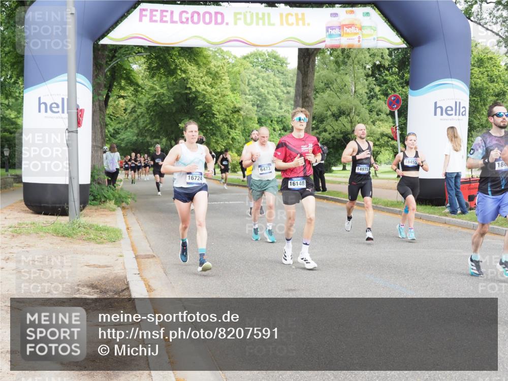 29.06.2025 - hella hamburg halbmarathon MichiJ http://msf.ph/oto/8207591 29.06.2025 10:22:41 Zwischen KM18-KM19 1910, 1959, 2836, 6473, 8956, 14975, 16148, 16724, 16755, 18455, 18731 meine-sportfotos.de
