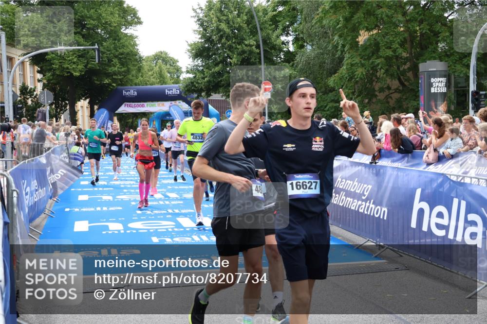 29.06.2025 - hella hamburg halbmarathon Zöllner http://msf.ph/oto/8207734 29.06.2025 10:49:13 Ziel 2013, 4832, 4847, 4890, 6389, 10184, 15523, 16414, 16731, 17173, 18598, 18842 meine-sportfotos.de