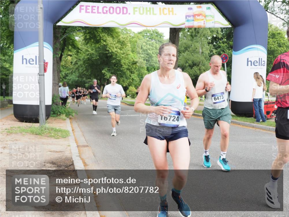 29.06.2025 - hella hamburg halbmarathon MichiJ http://msf.ph/oto/8207782 29.06.2025 10:22:42 Zwischen KM18-KM19 1910, 1959, 2836, 6473, 8956, 14975, 16148, 16724, 16755, 18455, 18731 meine-sportfotos.de
