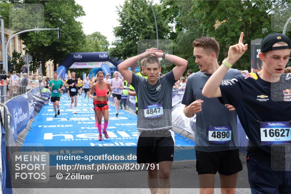 29.06.2025 - hella hamburg halbmarathon Zöllner http://msf.ph/oto/8207791 29.06.2025 10:49:14 Ziel 2013, 4832, 6389, 8112, 10184, 15523, 16369, 16414, 16731, 17173, 18598, 18842 meine-sportfotos.de