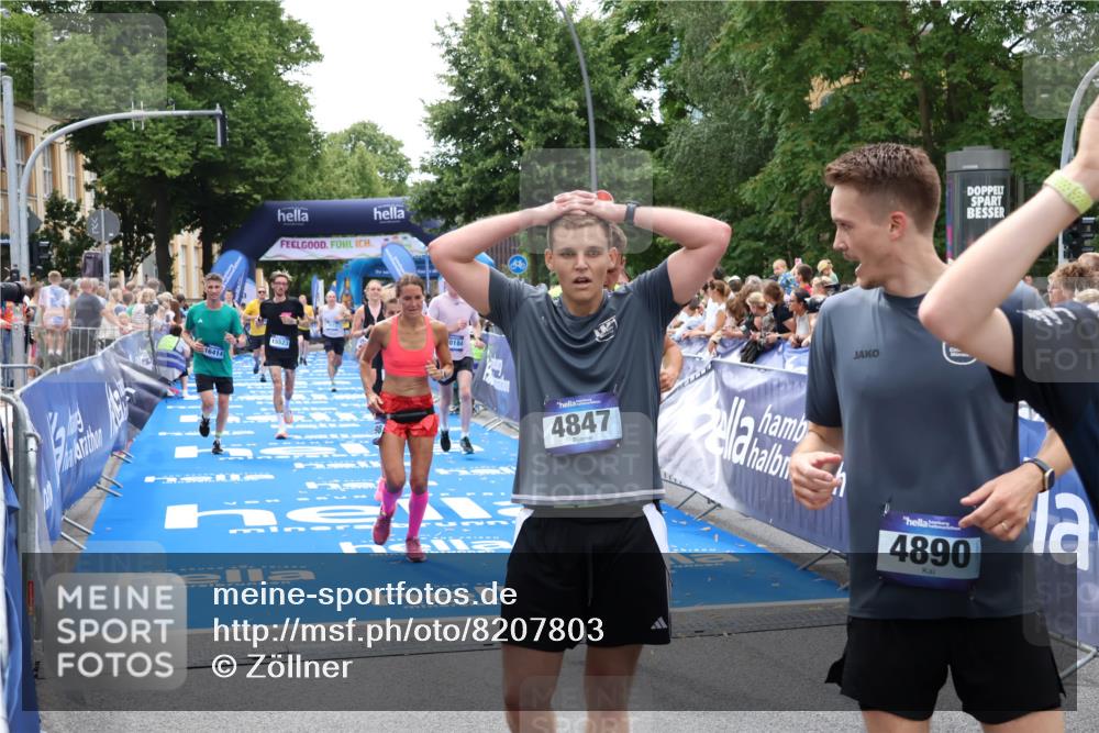 29.06.2025 - hella hamburg halbmarathon Zöllner http://msf.ph/oto/8207803 29.06.2025 10:49:15 Ziel 2013, 4832, 6389, 8112, 9348, 10184, 13450, 15523, 16369, 16414, 16731, 17173, 18598, 18842 meine-sportfotos.de