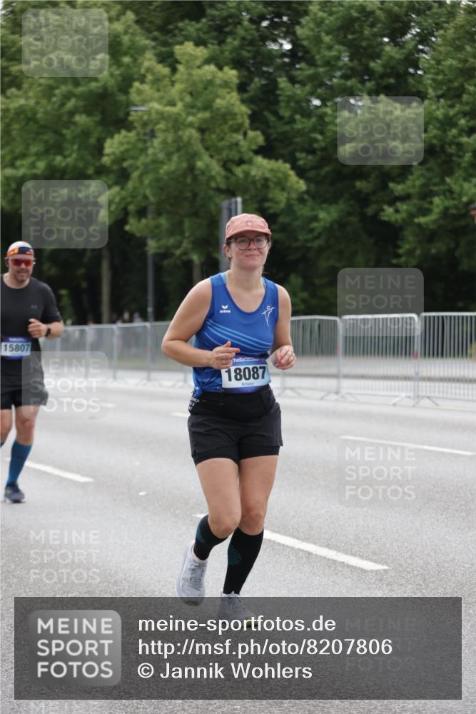 29.06.2025 - hella hamburg halbmarathon Jannik Wohlers http://msf.ph/oto/8207806 29.06.2025 10:26:10 Lombardsbrücke 1300, 2643, 4507, 4509, 4844, 6905, 7929, 8079, 8357, 9186, 11270, 12126, 13264, 14930, 15807, 16788, 17300, 17675, 18074, 18087 meine-sportfotos.de