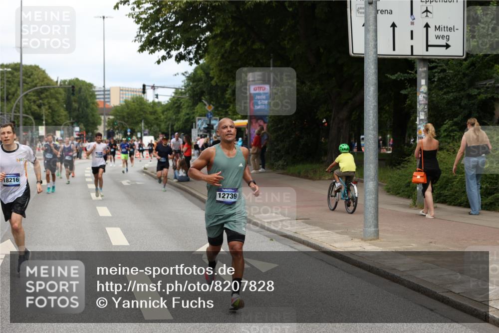 29.06.2025 - hella hamburg halbmarathon Yannick Fuchs http://msf.ph/oto/8207828 29.06.2025 10:32:17 20KM 1290, 1505, 2404, 3480, 3790, 5042, 5791, 5923, 6047, 9017, 9944, 10190, 10451, 10922, 11106, 11423, 12739, 12900, 13148, 13372, 13595, 13900, 15410, 15888, 17726, 18103, 18193, 18216, 18277, 18357, 18986 meine-sportfotos.de