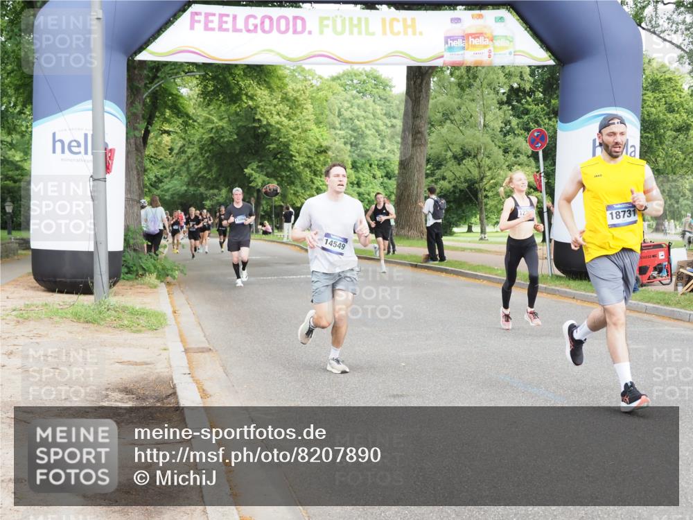 29.06.2025 - hella hamburg halbmarathon MichiJ http://msf.ph/oto/8207890 29.06.2025 10:22:43 Zwischen KM18-KM19 1910, 1959, 2836, 6473, 8956, 12290, 14549, 14975, 16148, 16724, 18455, 18731 meine-sportfotos.de