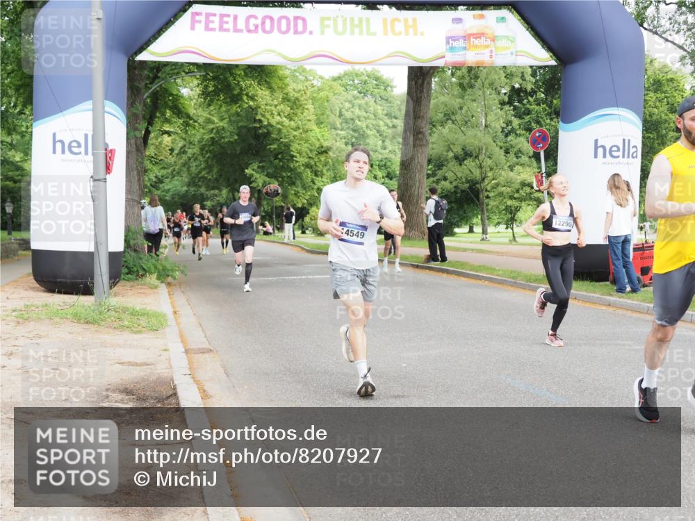 29.06.2025 - hella hamburg halbmarathon MichiJ http://msf.ph/oto/8207927 29.06.2025 10:22:43 Zwischen KM18-KM19 1910, 1959, 2836, 6473, 8956, 12290, 14549, 14975, 16148, 16724, 18455, 18731 meine-sportfotos.de