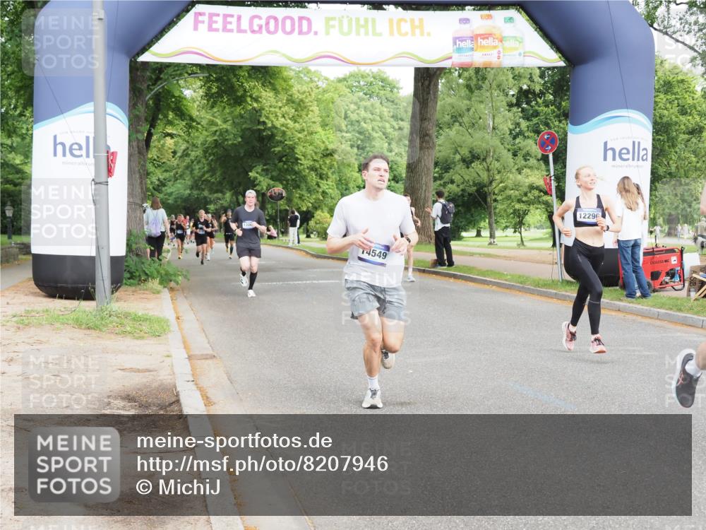29.06.2025 - hella hamburg halbmarathon MichiJ http://msf.ph/oto/8207946 29.06.2025 10:22:43 Zwischen KM18-KM19 1910, 1959, 2836, 6473, 8956, 12290, 14549, 14975, 16148, 16724, 18455, 18731 meine-sportfotos.de