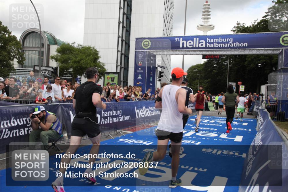 29.06.2025 - hella hamburg halbmarathon Michael Strokosch http://msf.ph/oto/8208037 29.06.2025 10:45:42 Ziel 2138, 5623, 6071, 6711, 8374, 8668, 11291, 11495, 12154, 14764, 15666, 17674, 18862, 18878 meine-sportfotos.de