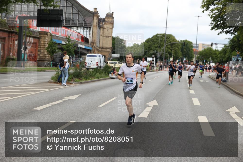 29.06.2025 - hella hamburg halbmarathon Yannick Fuchs http://msf.ph/oto/8208051 29.06.2025 10:32:18 20KM 1290, 1505, 2404, 3480, 3790, 5042, 5791, 5923, 6047, 9017, 9944, 10190, 10451, 10922, 11106, 11423, 12739, 12900, 13148, 13372, 13595, 13900, 15888, 17726, 18103, 18193, 18216, 18277, 18357, 18986 meine-sportfotos.de