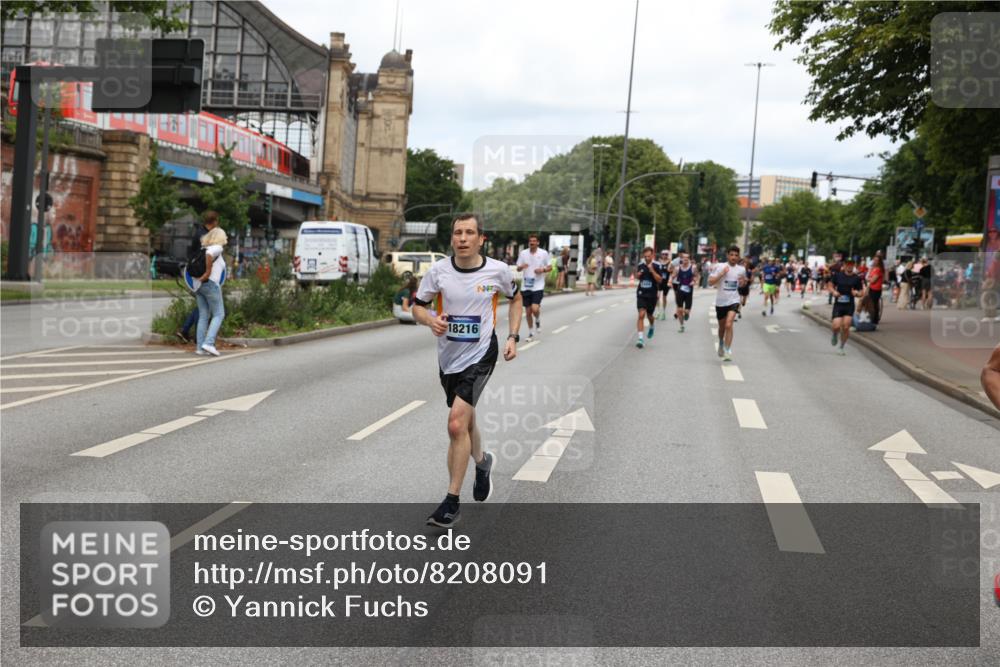 29.06.2025 - hella hamburg halbmarathon Yannick Fuchs http://msf.ph/oto/8208091 29.06.2025 10:32:18 20KM 1290, 1505, 2404, 3480, 3790, 5042, 5791, 5923, 6047, 9017, 9944, 10190, 10451, 10922, 11106, 11423, 12739, 12900, 13148, 13372, 13595, 13900, 15888, 17726, 18103, 18193, 18216, 18277, 18357, 18986 meine-sportfotos.de