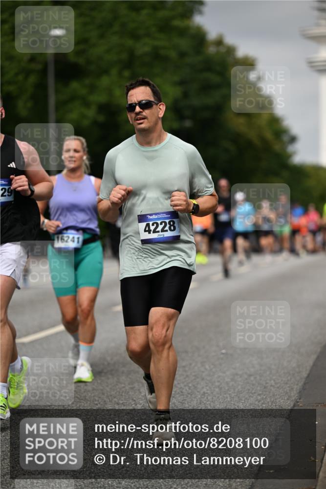 29.06.2025 - hella hamburg halbmarathon Dr. Thomas Lammeyer http://msf.ph/oto/8208100 29.06.2025 10:12:12 Kennedybrücke 1079, 1173, 1427, 2032, 2309, 3328, 3922, 4228, 4864, 5347, 6100, 7019, 7476, 9071, 9338 meine-sportfotos.de