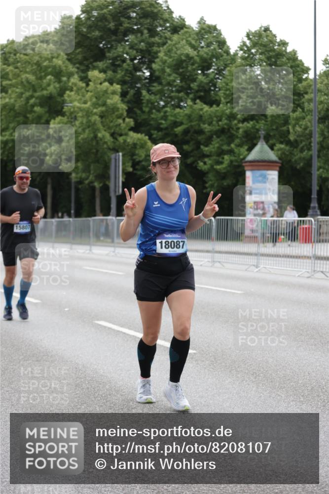 29.06.2025 - hella hamburg halbmarathon Jannik Wohlers http://msf.ph/oto/8208107 29.06.2025 10:26:11 Lombardsbrücke 1300, 2643, 4507, 4509, 4844, 6905, 7929, 8079, 8357, 9186, 11270, 12126, 13264, 14930, 15807, 16788, 17300, 17675, 18074, 18087 meine-sportfotos.de