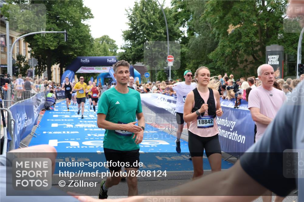 29.06.2025 - hella hamburg halbmarathon Zöllner http://msf.ph/oto/8208124 29.06.2025 10:49:18 Ziel 2013, 6158, 8112, 9348, 10053, 10184, 13450, 15523, 16369, 16414, 16731, 18842 meine-sportfotos.de