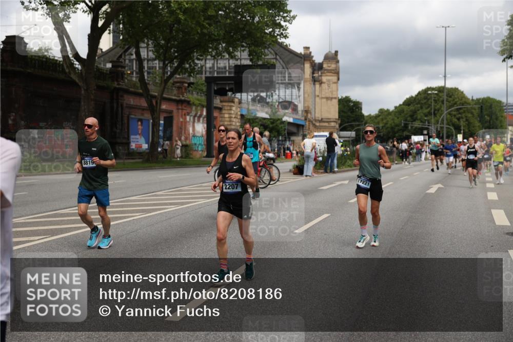 29.06.2025 - hella hamburg halbmarathon Yannick Fuchs http://msf.ph/oto/8208186 29.06.2025 10:44:58 20KM 1461, 1466, 1750, 1817, 2207, 2411, 2540, 2880, 3654, 4077, 4816, 5018, 5115, 6027, 6712, 7052, 7134, 7369, 7397, 7583, 8117, 8205, 8261, 8819, 9057, 10215, 11214, 11422, 12016, 12778, 12949, 13687, 13701, 13808, 13875, 14125, 14626, 15362, 15395, 15720, 16285, 16291, 17129, 17179, 17221, 17823, 18006, 18182, 18394, 18413, 18489 meine-sportfotos.de