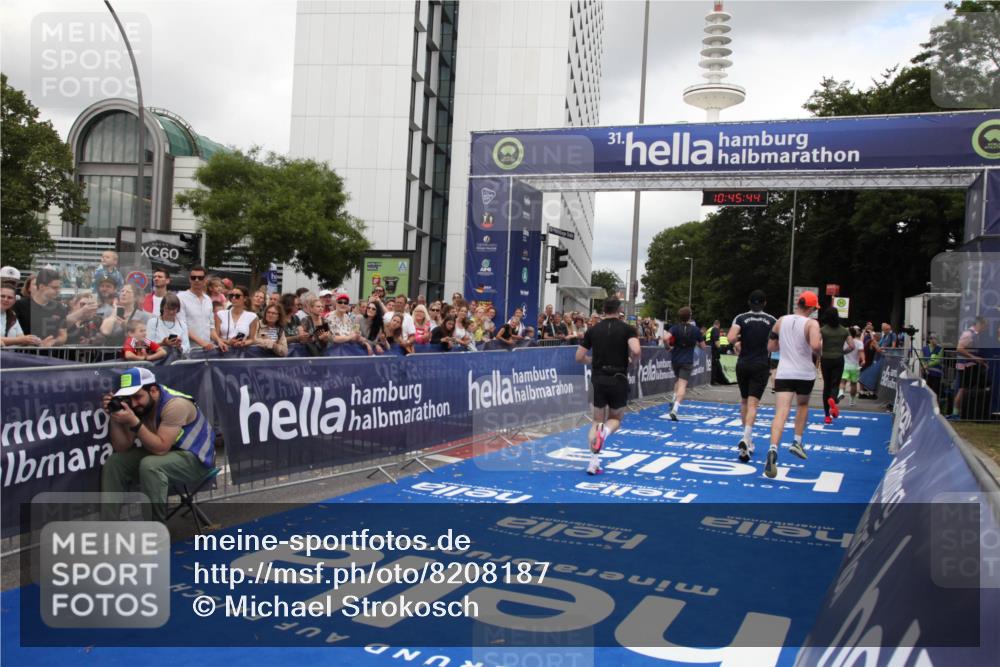 29.06.2025 - hella hamburg halbmarathon Michael Strokosch http://msf.ph/oto/8208187 29.06.2025 10:45:43 Ziel 5623, 6071, 6711, 8668, 11291, 11495, 12154, 14764, 15666, 17332, 17674, 18862, 18878 meine-sportfotos.de