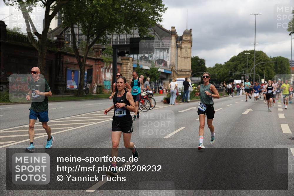 29.06.2025 - hella hamburg halbmarathon Yannick Fuchs http://msf.ph/oto/8208232 29.06.2025 10:44:58 20KM 1461, 1466, 1750, 1817, 2207, 2411, 2540, 2880, 3654, 4077, 4816, 5018, 5115, 6027, 6712, 7052, 7134, 7369, 7397, 7583, 8117, 8205, 8261, 8819, 9057, 10215, 11214, 11422, 12016, 12778, 12949, 13687, 13701, 13808, 13875, 14125, 14626, 15362, 15395, 15720, 16285, 16291, 17129, 17179, 17221, 17823, 18006, 18182, 18394, 18413, 18489 meine-sportfotos.de