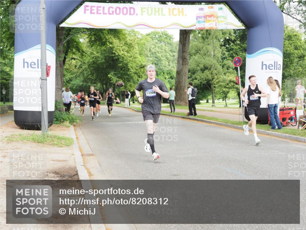 29.06.2025 - hella hamburg halbmarathon MichiJ http://msf.ph/oto/8208312 29.06.2025 10:22:46 Zwischen KM18-KM19 1959, 2836, 6473, 12290, 13066, 14549, 14975, 16148, 16724, 17802, 18455, 18731 meine-sportfotos.de