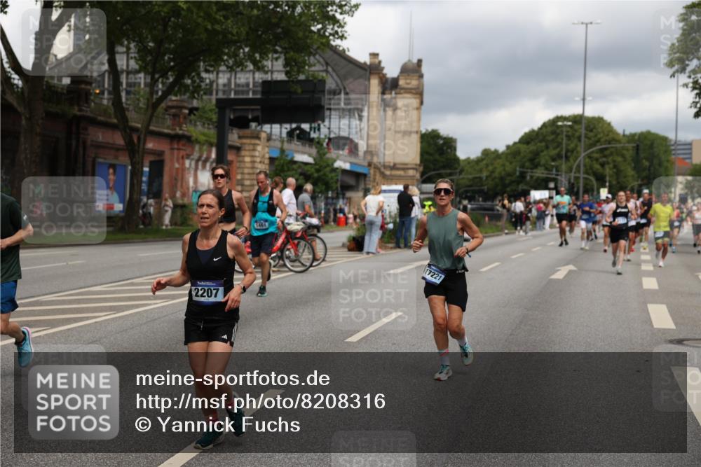 29.06.2025 - hella hamburg halbmarathon Yannick Fuchs http://msf.ph/oto/8208316 29.06.2025 10:44:58 20KM 1461, 1466, 1750, 1817, 2207, 2411, 2540, 2880, 3654, 4077, 4816, 5018, 5115, 6027, 6712, 7052, 7134, 7369, 7397, 7583, 8117, 8205, 8261, 8819, 9057, 10215, 11214, 11422, 12016, 12778, 12949, 13687, 13701, 13808, 13875, 14125, 14626, 15362, 15395, 15720, 16285, 16291, 17129, 17179, 17221, 17823, 18006, 18182, 18394, 18413, 18489 meine-sportfotos.de