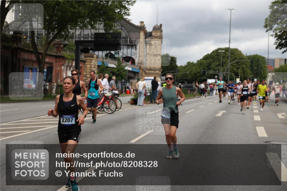 29.06.2025 - hella hamburg halbmarathon Yannick Fuchs http://msf.ph/oto/8208328 29.06.2025 10:44:58 20KM 1461, 1466, 1750, 1817, 2207, 2411, 2540, 2880, 3654, 4077, 4816, 5018, 5115, 6027, 6712, 7052, 7134, 7369, 7397, 7583, 8117, 8205, 8261, 8819, 9057, 10215, 11214, 11422, 12016, 12778, 12949, 13687, 13701, 13808, 13875, 14125, 14626, 15362, 15395, 15720, 16285, 16291, 17129, 17179, 17221, 17823, 18006, 18182, 18394, 18413, 18489 meine-sportfotos.de