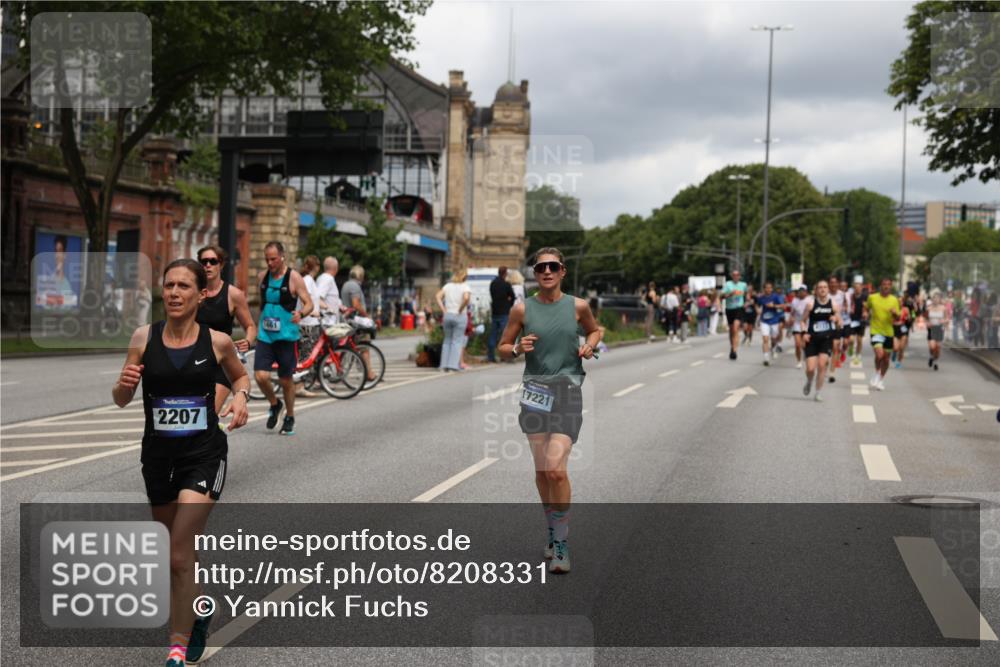 29.06.2025 - hella hamburg halbmarathon Yannick Fuchs http://msf.ph/oto/8208331 29.06.2025 10:44:58 20KM 1461, 1466, 1750, 1817, 2207, 2411, 2540, 2880, 3654, 4077, 4816, 5018, 5115, 6027, 6712, 7052, 7134, 7369, 7397, 7583, 8117, 8205, 8261, 8819, 9057, 10215, 11214, 11422, 12016, 12778, 12949, 13687, 13701, 13808, 13875, 14125, 14626, 15362, 15395, 15720, 16285, 16291, 17129, 17179, 17221, 17823, 18006, 18182, 18394, 18413, 18489 meine-sportfotos.de