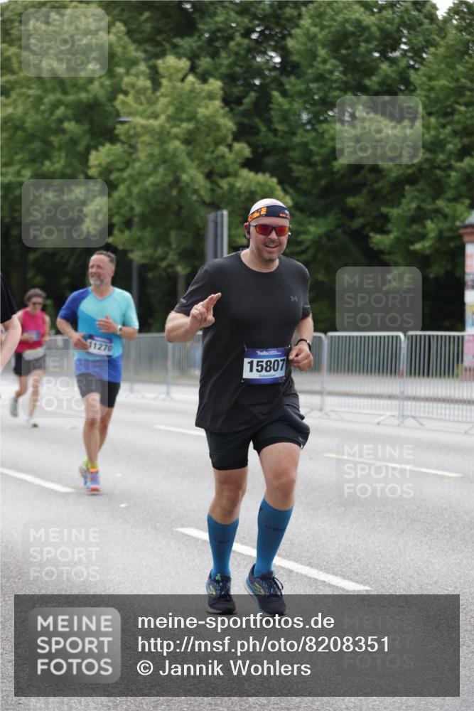 29.06.2025 - hella hamburg halbmarathon Jannik Wohlers http://msf.ph/oto/8208351 29.06.2025 10:26:12 Lombardsbrücke 1300, 2643, 4507, 4509, 4844, 6905, 7929, 8079, 8357, 9186, 11270, 12126, 13264, 14930, 15027, 15807, 16788, 17300, 17675, 18074, 18087, 18516 meine-sportfotos.de