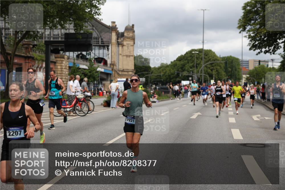 29.06.2025 - hella hamburg halbmarathon Yannick Fuchs http://msf.ph/oto/8208377 29.06.2025 10:44:58 20KM 1461, 1466, 1750, 1817, 2207, 2411, 2540, 2880, 3654, 4077, 4816, 5018, 5115, 6027, 6712, 7052, 7134, 7369, 7397, 7583, 8117, 8205, 8261, 8819, 9057, 10215, 11214, 11422, 12016, 12778, 12949, 13687, 13701, 13808, 13875, 14125, 14626, 15362, 15395, 15720, 16285, 16291, 17129, 17179, 17221, 17823, 18006, 18182, 18394, 18413, 18489 meine-sportfotos.de