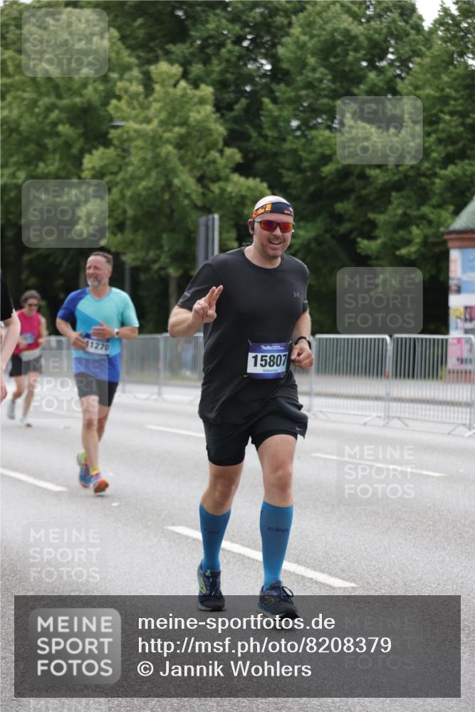 29.06.2025 - hella hamburg halbmarathon Jannik Wohlers http://msf.ph/oto/8208379 29.06.2025 10:26:12 Lombardsbrücke 1300, 2643, 4507, 4509, 4844, 6905, 7929, 8079, 8357, 9186, 11270, 12126, 13264, 14930, 15027, 15807, 16788, 17300, 17675, 18074, 18087, 18516 meine-sportfotos.de