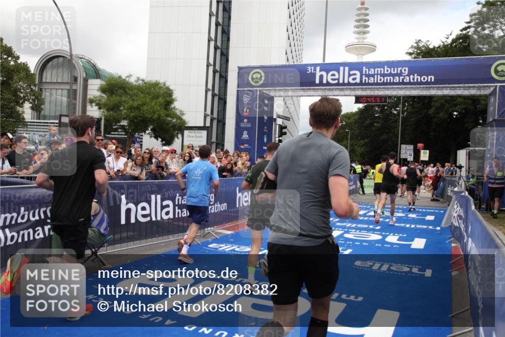 29.06.2025 - hella hamburg halbmarathon Michael Strokosch http://msf.ph/oto/8208382 29.06.2025 10:45:50 Ziel 4345, 4854, 5047, 6290, 6711, 7385, 13975, 14374, 16617, 17332, 17835 meine-sportfotos.de
