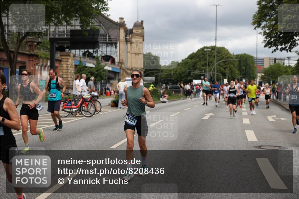 29.06.2025 - hella hamburg halbmarathon Yannick Fuchs http://msf.ph/oto/8208436 29.06.2025 10:44:58 20KM 1461, 1466, 1750, 1817, 2207, 2411, 2540, 2880, 3654, 4077, 4816, 5018, 5115, 6027, 6712, 7052, 7134, 7369, 7397, 7583, 8117, 8205, 8261, 8819, 9057, 10215, 11214, 11422, 12016, 12778, 12949, 13687, 13701, 13808, 13875, 14125, 14626, 15362, 15395, 15720, 16285, 16291, 17129, 17179, 17221, 17823, 18006, 18182, 18394, 18413, 18489 meine-sportfotos.de