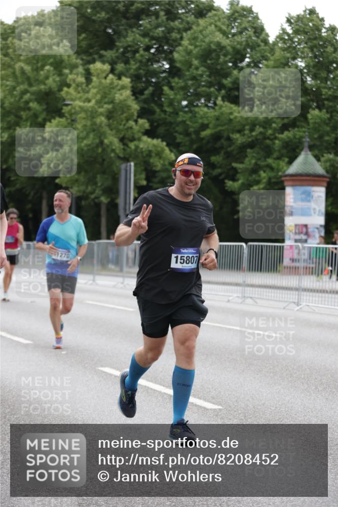29.06.2025 - hella hamburg halbmarathon Jannik Wohlers http://msf.ph/oto/8208452 29.06.2025 10:26:12 Lombardsbrücke 1300, 2643, 4507, 4509, 4844, 6905, 7929, 8079, 8357, 9186, 11270, 12126, 13264, 14930, 15027, 15807, 16788, 17300, 17675, 18074, 18087, 18516 meine-sportfotos.de