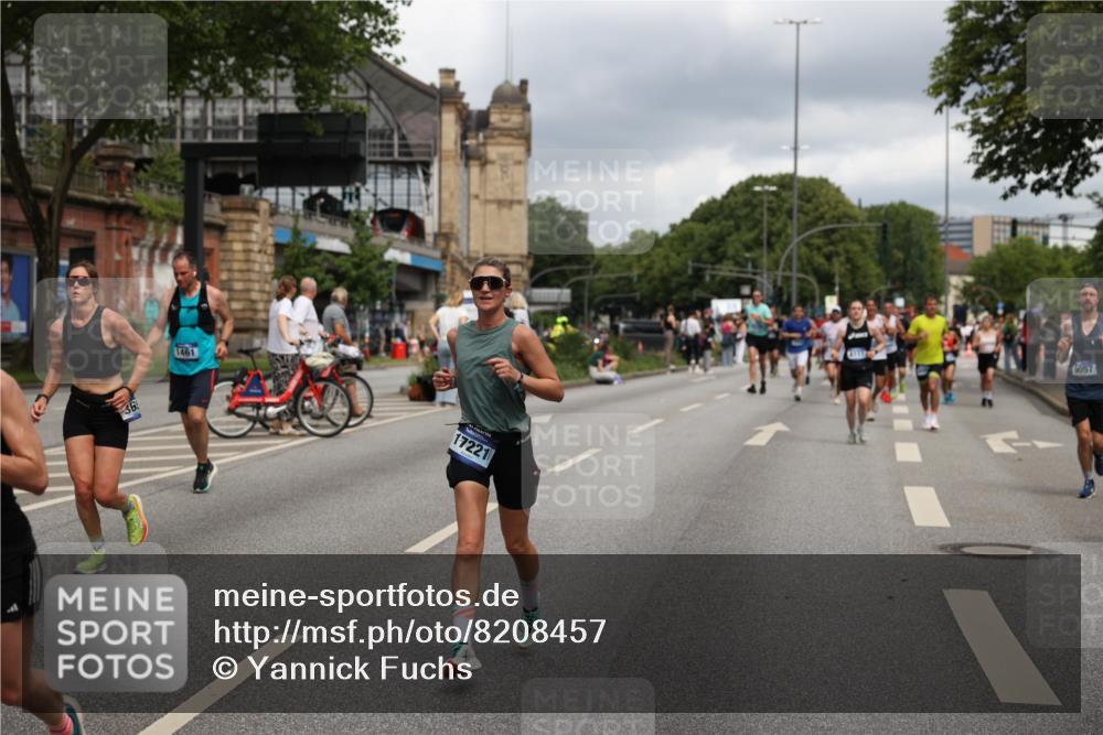 29.06.2025 - hella hamburg halbmarathon Yannick Fuchs http://msf.ph/oto/8208457 29.06.2025 10:44:58 20KM 1461, 1466, 1750, 1817, 2207, 2411, 2540, 2880, 3654, 4077, 4816, 5018, 5115, 6027, 6712, 7052, 7134, 7369, 7397, 7583, 8117, 8205, 8261, 8819, 9057, 10215, 11214, 11422, 12016, 12778, 12949, 13687, 13701, 13808, 13875, 14125, 14626, 15362, 15395, 15720, 16285, 16291, 17129, 17179, 17221, 17823, 18006, 18182, 18394, 18413, 18489 meine-sportfotos.de