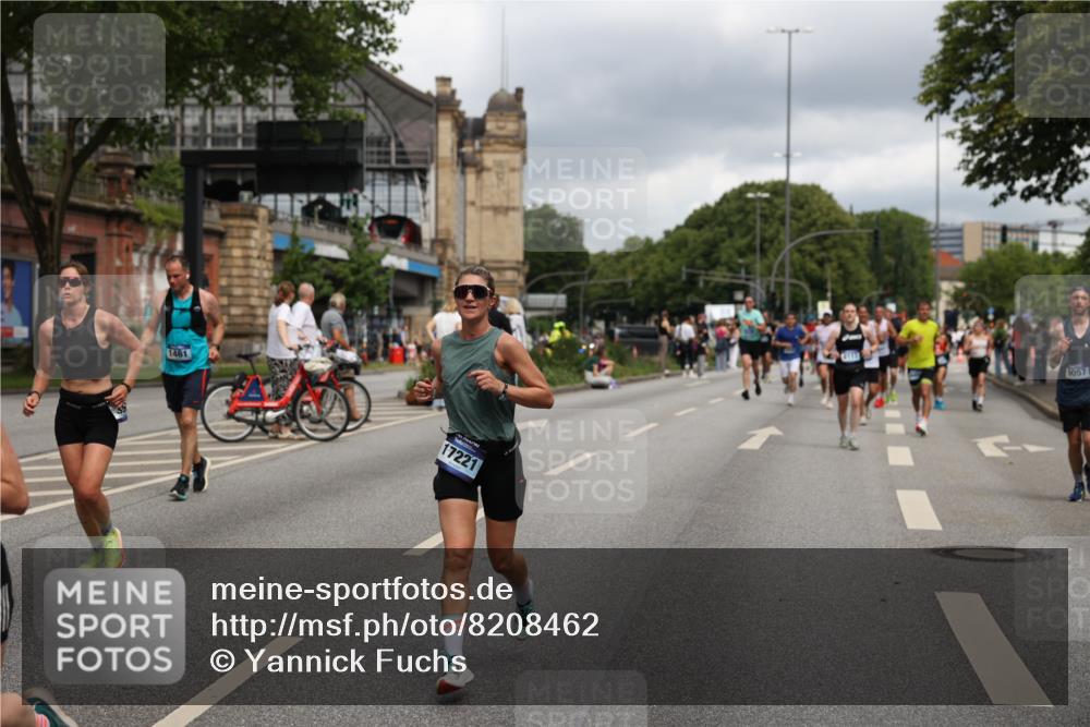 29.06.2025 - hella hamburg halbmarathon Yannick Fuchs http://msf.ph/oto/8208462 29.06.2025 10:44:58 20KM 1461, 1466, 1750, 1817, 2207, 2411, 2540, 2880, 3654, 4077, 4816, 5018, 5115, 6027, 6712, 7052, 7134, 7369, 7397, 7583, 8117, 8205, 8261, 8819, 9057, 10215, 11214, 11422, 12016, 12778, 12949, 13687, 13701, 13808, 13875, 14125, 14626, 15362, 15395, 15720, 16285, 16291, 17129, 17179, 17221, 17823, 18006, 18182, 18394, 18413, 18489 meine-sportfotos.de