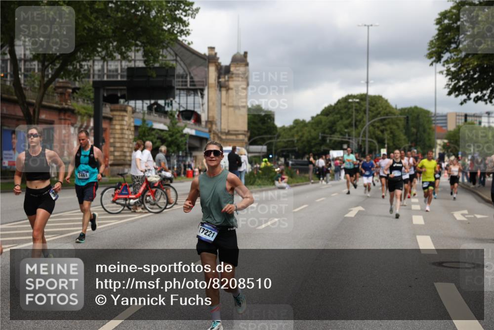 29.06.2025 - hella hamburg halbmarathon Yannick Fuchs http://msf.ph/oto/8208510 29.06.2025 10:44:58 20KM 1461, 1466, 1750, 1817, 2207, 2411, 2540, 2880, 3654, 4077, 4816, 5018, 5115, 6027, 6712, 7052, 7134, 7369, 7397, 7583, 8117, 8205, 8261, 8819, 9057, 10215, 11214, 11422, 12016, 12778, 12949, 13687, 13701, 13808, 13875, 14125, 14626, 15362, 15395, 15720, 16285, 16291, 17129, 17179, 17221, 17823, 18006, 18182, 18394, 18413, 18489 meine-sportfotos.de