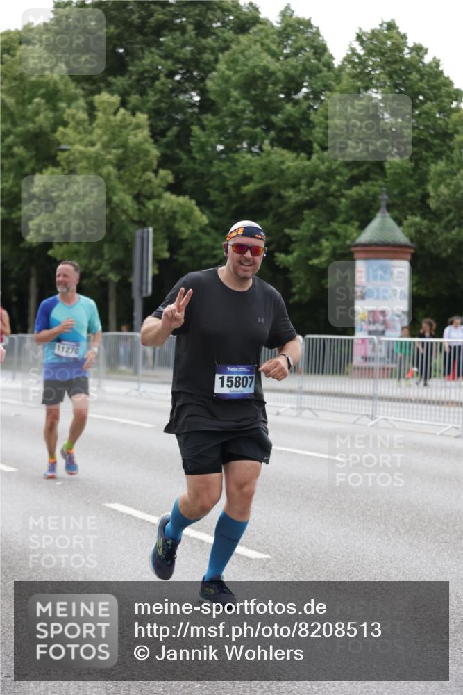 29.06.2025 - hella hamburg halbmarathon Jannik Wohlers http://msf.ph/oto/8208513 29.06.2025 10:26:13 Lombardsbrücke 1300, 2643, 4507, 4509, 4844, 6625, 6905, 7929, 8079, 9186, 11270, 12126, 13264, 14930, 15027, 15807, 15878, 16788, 17300, 17675, 18074, 18087, 18516 meine-sportfotos.de