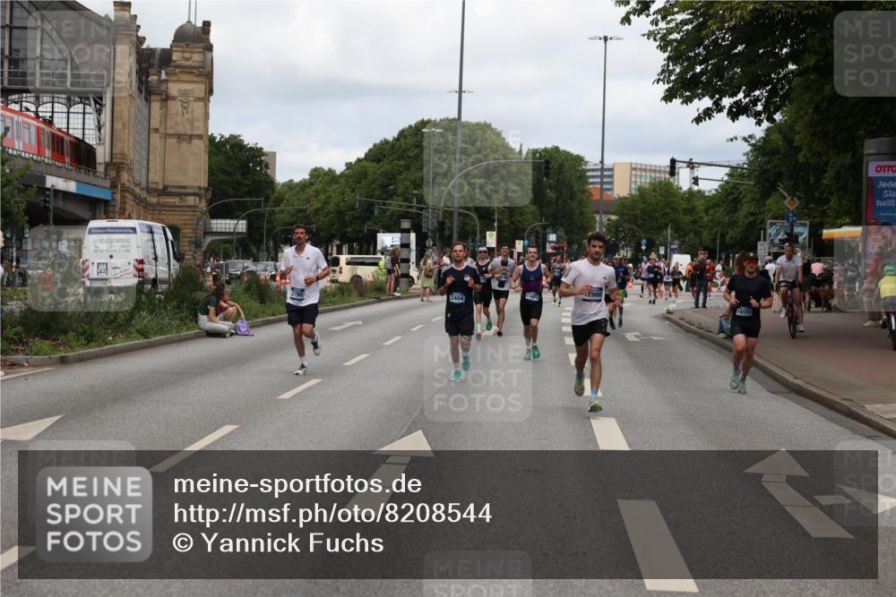 29.06.2025 - hella hamburg halbmarathon Yannick Fuchs http://msf.ph/oto/8208544 29.06.2025 10:32:19 20KM 1290, 1505, 2404, 3480, 3790, 5042, 5791, 5923, 6047, 9017, 9944, 10190, 10793, 10922, 11106, 11423, 12739, 12900, 13148, 13372, 13595, 13900, 15303, 15888, 16698, 17726, 18103, 18193, 18216, 18277, 18357, 18986 meine-sportfotos.de