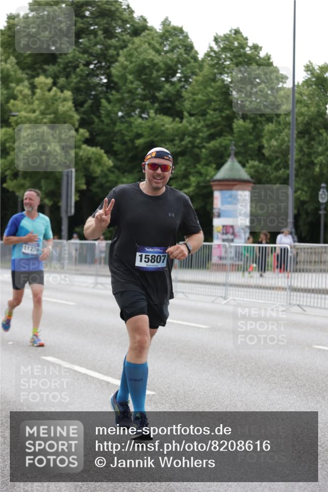 29.06.2025 - hella hamburg halbmarathon Jannik Wohlers http://msf.ph/oto/8208616 29.06.2025 10:26:13 Lombardsbrücke 1300, 2643, 4507, 4509, 4844, 6625, 6905, 7929, 8079, 9186, 11270, 12126, 13264, 14930, 15027, 15807, 15878, 16788, 17300, 17675, 18074, 18087, 18516 meine-sportfotos.de
