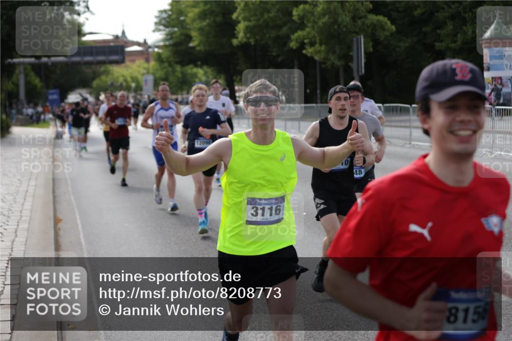 29.06.2025 - hella hamburg halbmarathon Jannik Wohlers http://msf.ph/oto/8208773 29.06.2025 09:48:54 Lombardsbrücke 1603, 2044, 2707, 2745, 2849, 2980, 3014, 3116, 4766, 5050, 5648, 5889, 6149, 6771, 7109, 7981, 8358, 10369, 11447, 11952, 12088, 12098, 13064, 13158, 13190, 13900, 14075, 14311, 14603, 14667, 14905, 15178, 15328, 15410, 15991, 16280, 16400, 17097, 17489, 17722, 17792, 17916, 18156, 18188, 18193 meine-sportfotos.de