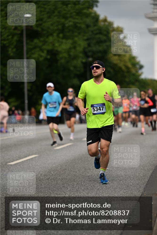29.06.2025 - hella hamburg halbmarathon Dr. Thomas Lammeyer http://msf.ph/oto/8208837 29.06.2025 10:12:20 Kennedybrücke 1079, 1427, 1527, 2190, 2309, 3922, 4228, 4864, 5347, 6100, 7019, 9071 meine-sportfotos.de