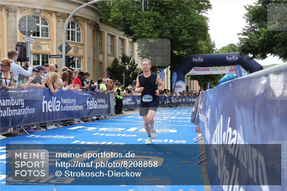 29.06.2025 - hella hamburg halbmarathon Strokosch-Dieckow http://msf.ph/oto/8208858 29.06.2025 10:20:45 Ziel 11210, 14360, 14766, 16988, 17402 meine-sportfotos.de