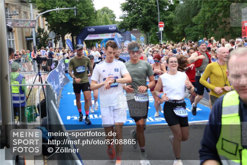 29.06.2025 - hella hamburg halbmarathon Zöllner http://msf.ph/oto/8208865 29.06.2025 10:49:41 Ziel 2504, 2516, 2706, 2889, 2937, 3060, 5705, 5978, 6115, 7332, 9038, 9463, 9619, 9649, 11340, 11679, 11977, 13233, 14562, 15392, 16114, 16592, 16738, 16843, 17001, 18058, 18451 meine-sportfotos.de