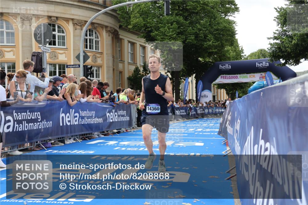 29.06.2025 - hella hamburg halbmarathon Strokosch-Dieckow http://msf.ph/oto/8208868 29.06.2025 10:20:45 Ziel 11210, 14360, 14766, 16988, 17402 meine-sportfotos.de