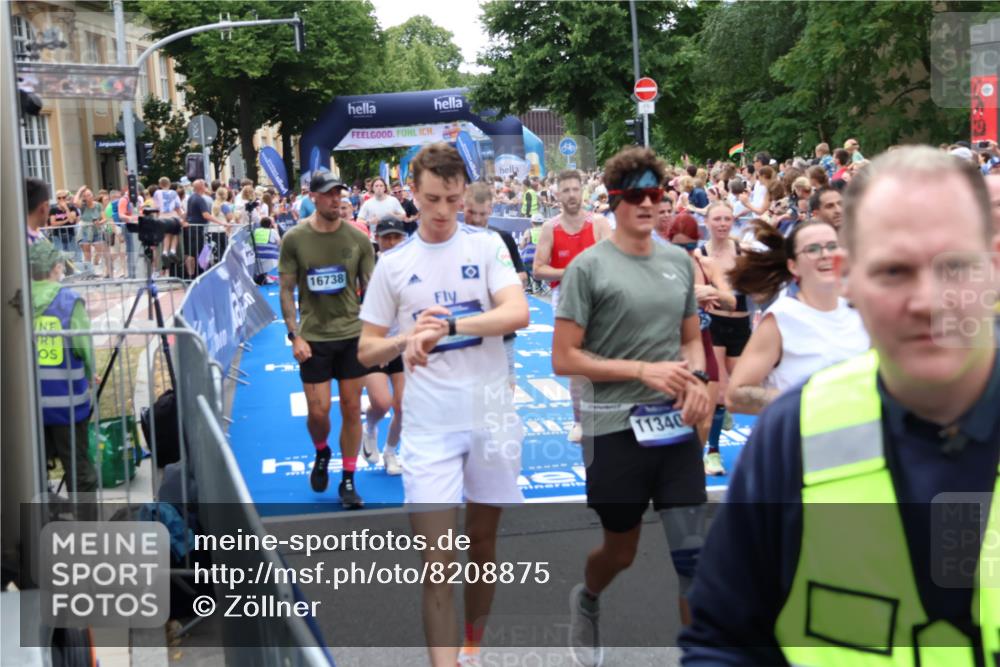 29.06.2025 - hella hamburg halbmarathon Zöllner http://msf.ph/oto/8208875 29.06.2025 10:49:41 Ziel 2504, 2516, 2706, 2889, 2937, 3060, 5705, 5978, 6115, 7332, 9038, 9463, 9619, 9649, 11340, 11679, 11977, 13233, 14562, 15392, 16114, 16592, 16738, 16843, 17001, 18058, 18451 meine-sportfotos.de
