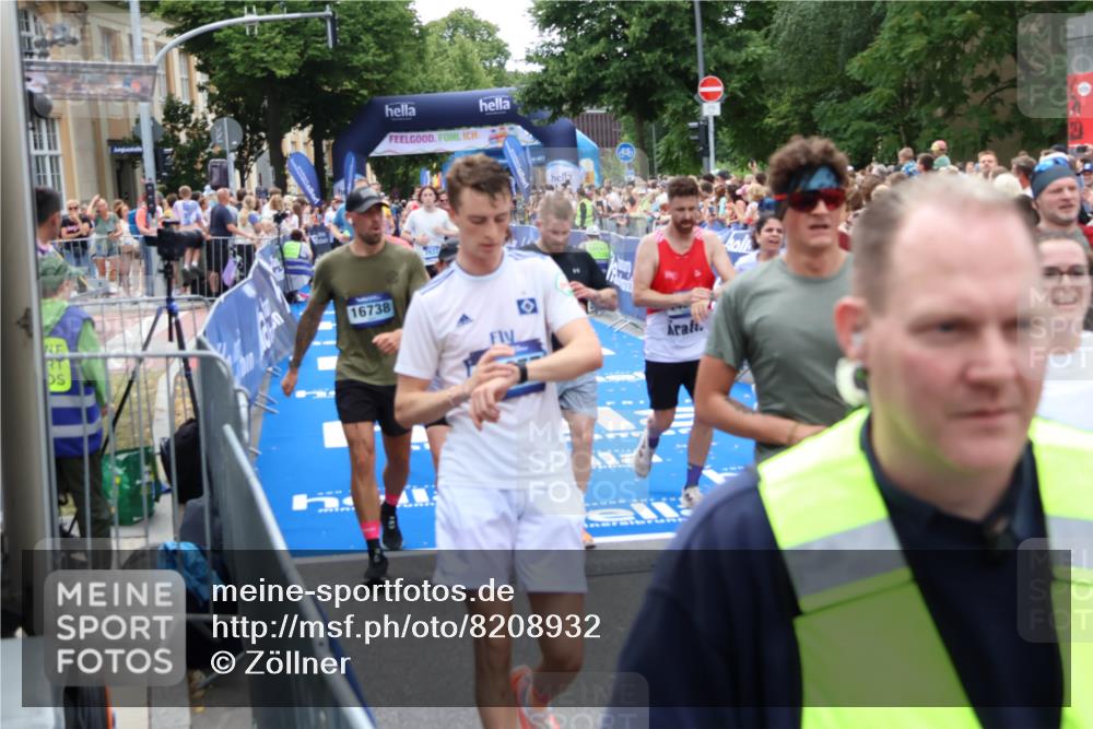 29.06.2025 - hella hamburg halbmarathon Zöllner http://msf.ph/oto/8208932 29.06.2025 10:49:42 Ziel 2504, 2516, 2706, 2889, 2937, 3060, 5705, 5978, 6115, 7332, 9038, 9463, 9619, 9649, 11679, 11977, 14562, 15392, 16738, 16843, 16877, 17001, 18058, 18451, 18926 meine-sportfotos.de