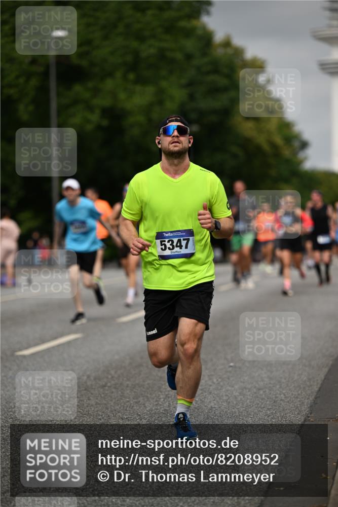 29.06.2025 - hella hamburg halbmarathon Dr. Thomas Lammeyer http://msf.ph/oto/8208952 29.06.2025 10:12:21 Kennedybrücke 1427, 1527, 2190, 2309, 4228, 4864, 5347, 6100, 6918, 7019, 9071 meine-sportfotos.de