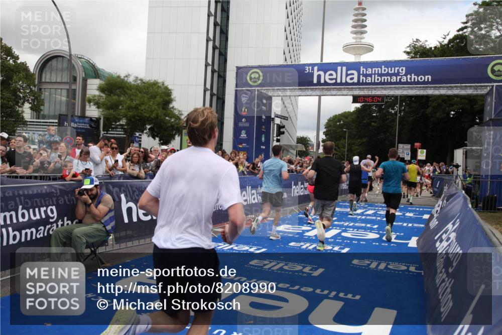 29.06.2025 - hella hamburg halbmarathon Michael Strokosch http://msf.ph/oto/8208990 29.06.2025 10:46:02 Ziel 2189, 4277, 5648, 6532, 8269, 8577, 8871, 10792, 11821, 11936, 12084, 14462, 14911, 15149, 17008, 18081, 18185, 19116 meine-sportfotos.de