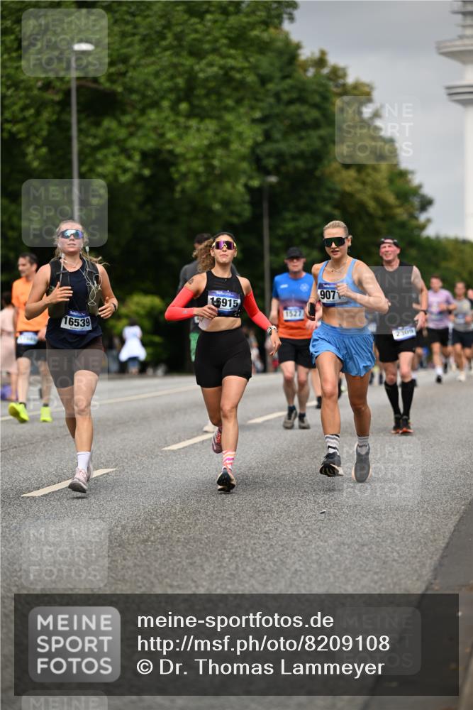 29.06.2025 - hella hamburg halbmarathon Dr. Thomas Lammeyer http://msf.ph/oto/8209108 29.06.2025 10:12:24 Kennedybrücke 1427, 1527, 2190, 2309, 4228, 4864, 5100, 5347, 6100, 6918, 9071, 9616, 9966 meine-sportfotos.de