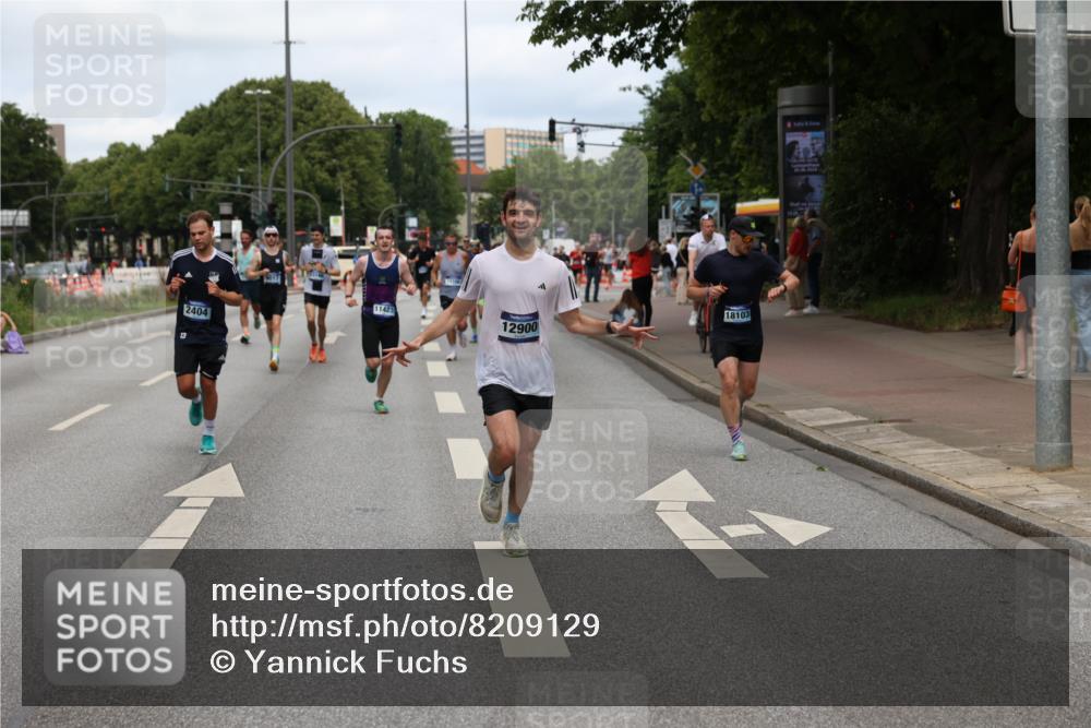 29.06.2025 - hella hamburg halbmarathon Yannick Fuchs http://msf.ph/oto/8209129 29.06.2025 10:32:21 20KM 1505, 2404, 3480, 3790, 5042, 5791, 5923, 6047, 7152, 7154, 9017, 9944, 10793, 10922, 11106, 11423, 12739, 12900, 13148, 13372, 13595, 13900, 15303, 15382, 15888, 16698, 17726, 18103, 18193, 18216, 18277, 18357, 18986 meine-sportfotos.de
