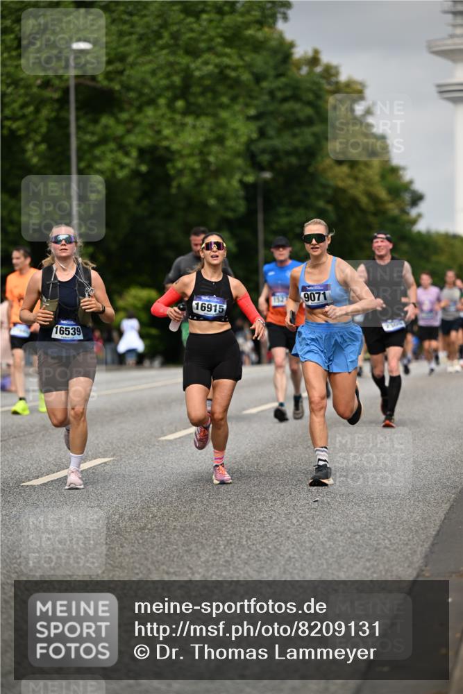29.06.2025 - hella hamburg halbmarathon Dr. Thomas Lammeyer http://msf.ph/oto/8209131 29.06.2025 10:12:25 Kennedybrücke 1527, 2190, 2309, 4228, 4864, 5100, 5347, 6100, 6918, 9071, 9616, 9966 meine-sportfotos.de