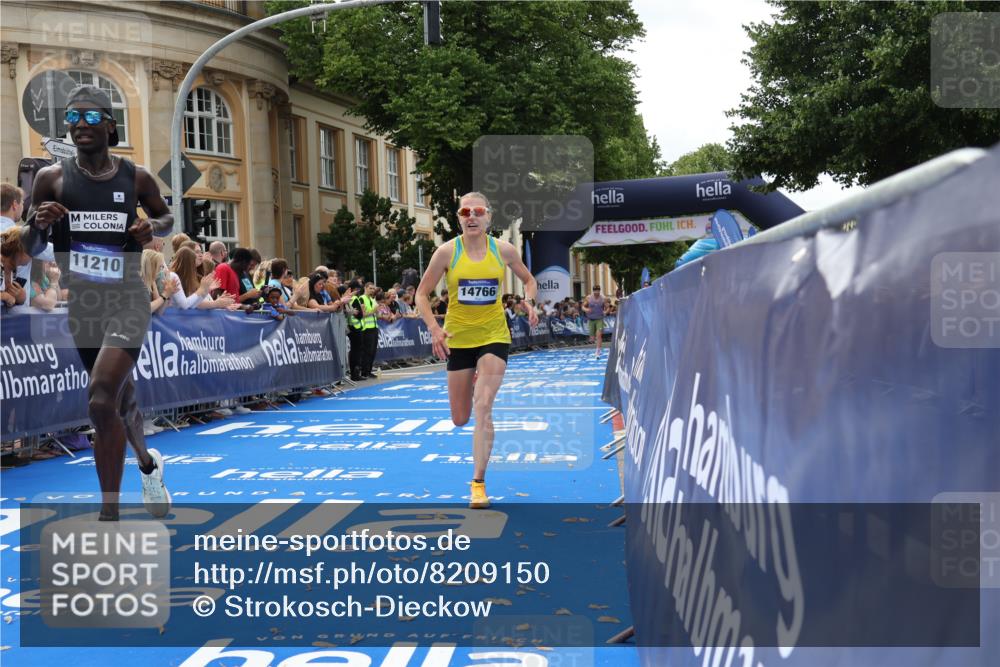 29.06.2025 - hella hamburg halbmarathon Strokosch-Dieckow http://msf.ph/oto/8209150 29.06.2025 10:20:55 Ziel 6530, 11210, 14766, 17402, 19075 meine-sportfotos.de