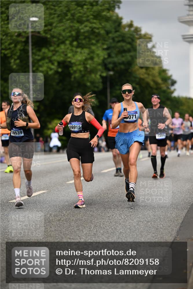 29.06.2025 - hella hamburg halbmarathon Dr. Thomas Lammeyer http://msf.ph/oto/8209158 29.06.2025 10:12:25 Kennedybrücke 1527, 2190, 2309, 4228, 4864, 5100, 5347, 6100, 6918, 9071, 9616, 9966 meine-sportfotos.de
